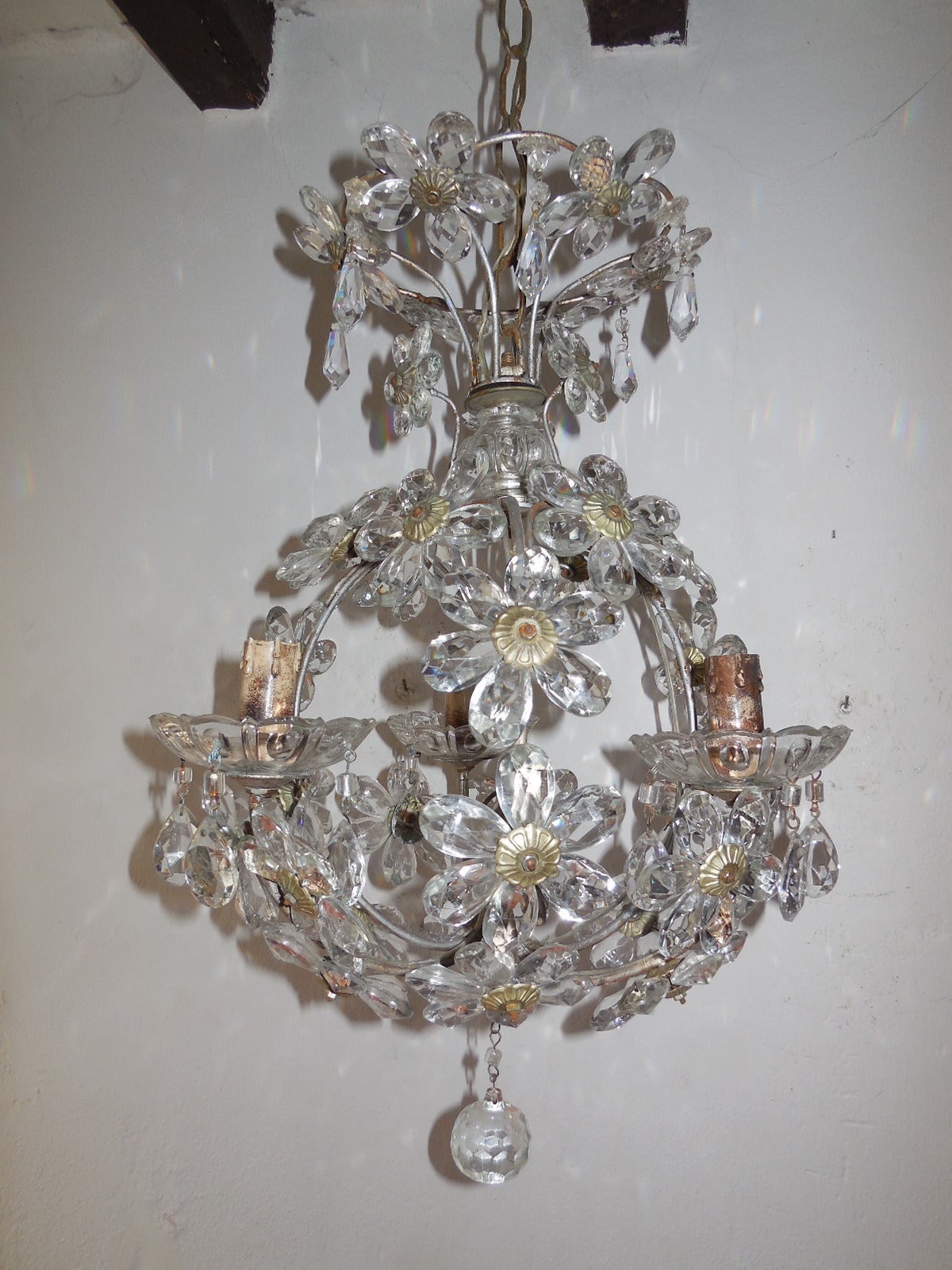 Crystal Prisms Ball Flowers French Chandelier In Good Condition In Firenze, Toscana