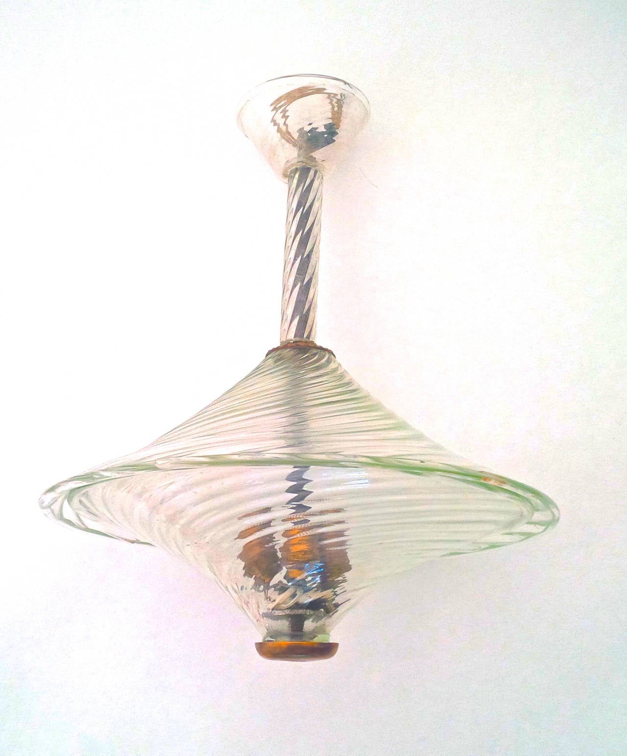 An elegant Murano hand blown glass pendant from the 1940's manufactured by Italy's oldest glass company. This design has a spiralled ceiling cup, stem and diffuser which consists of two parts. Suited for 3 small fitted bulbs.