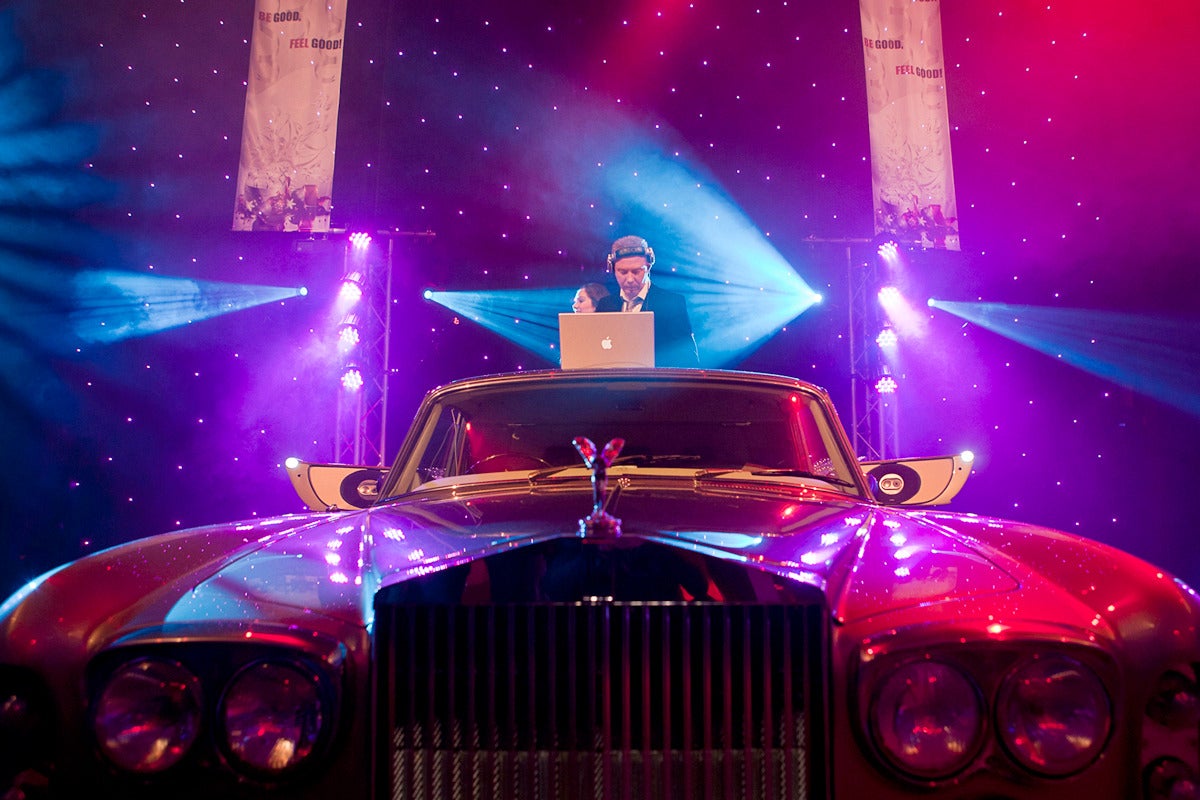 Unique Rolls-Royce Silver Shadow Champagne Bar and DJ Booth In Excellent Condition In Hem, NL