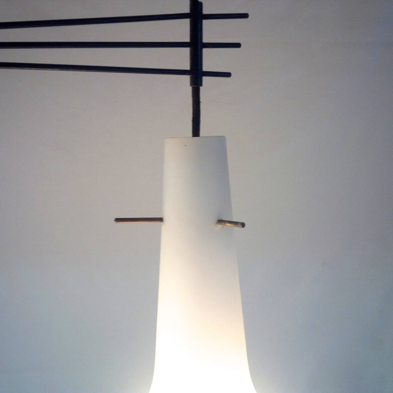 Mid-Century Multi Drop Pendant In the Style of Massimo Vignelli In Excellent Condition For Sale In Hem, NL