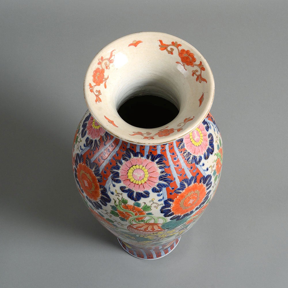 Large Scale 19th Century Imari Vase In Good Condition In London, GB