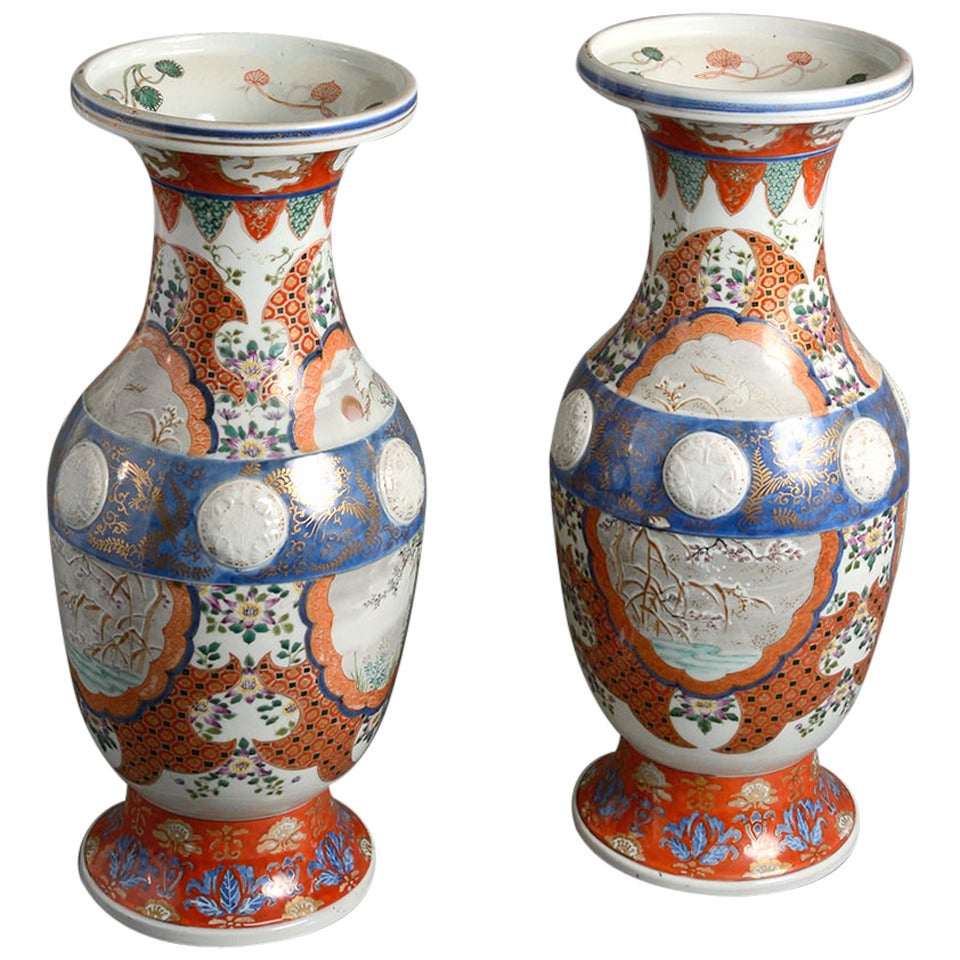 Pair of 19th Century Imari Porcelain Vases For Sale at 1stdibs