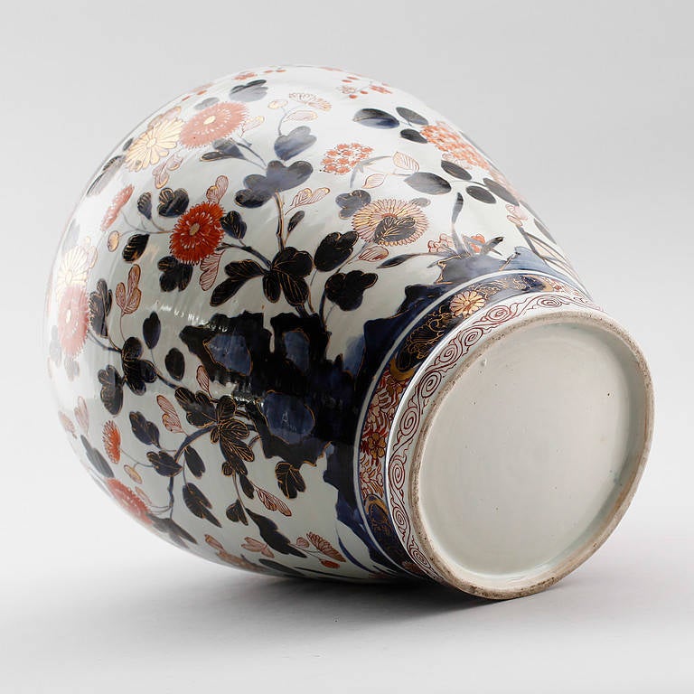 Japanese 17th Century Imari Vase