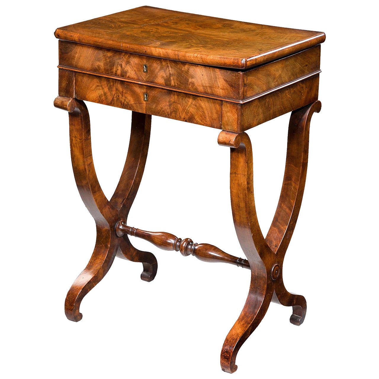 Arbeitstisch aus der Mitte des 19. Jahrhunderts