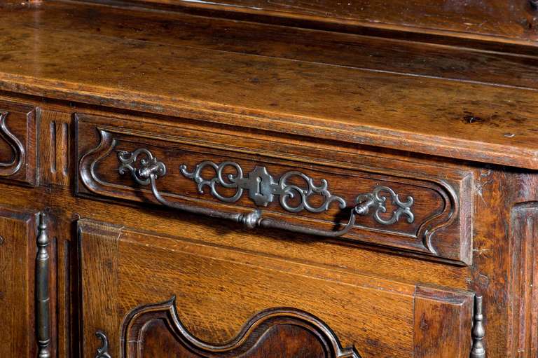 French 18th Century Chestnut Dresser and Rack For Sale