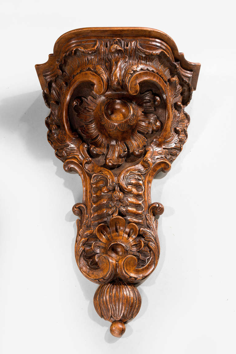 Set of Four 19th Century Walnut Brackets For Sale 2