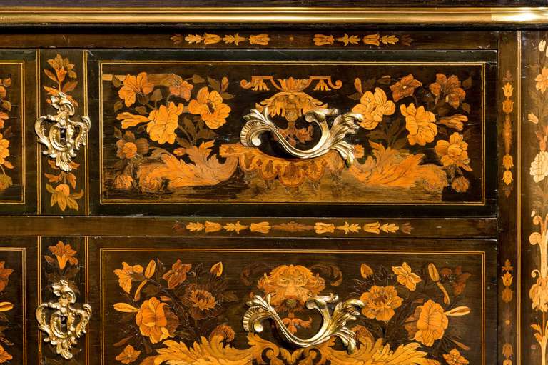 Early 19th Century Marquetry Commode For Sale 1