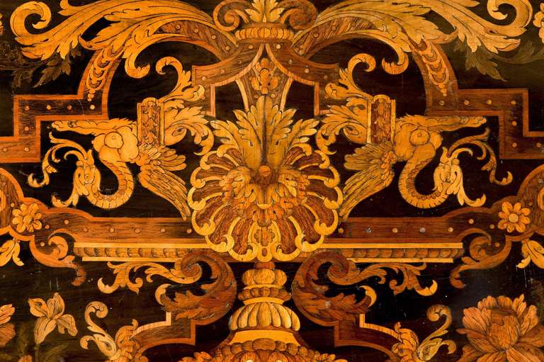 Early 19th Century Marquetry Commode For Sale 5