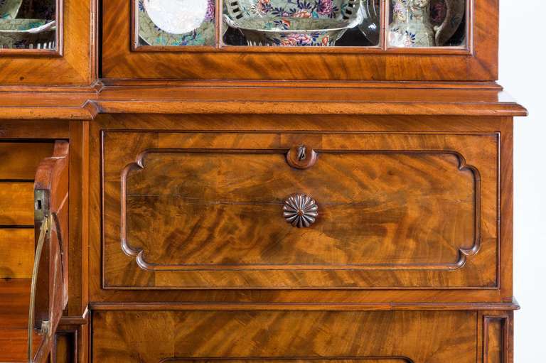 Regency Mahogany Library Breakfront Secretaire Bookcase attributed to Gillows In Good Condition In Peterborough, Northamptonshire