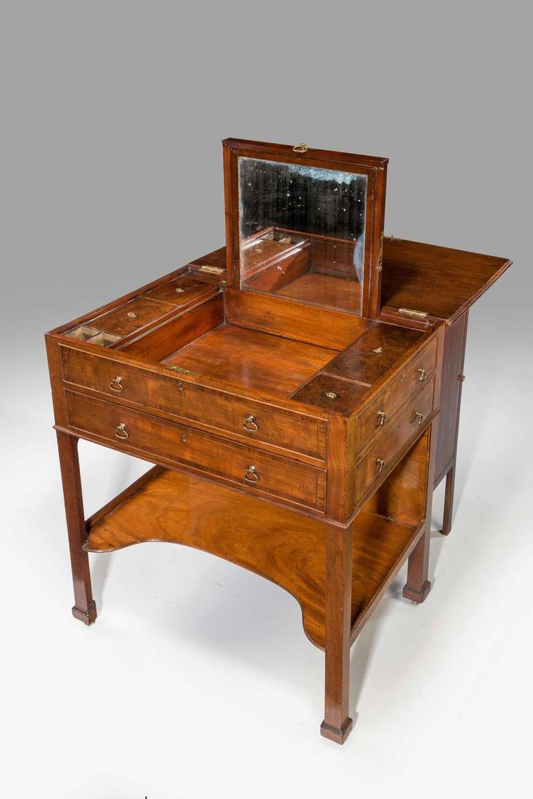 George III Period Gentleman's Dressing Table In Good Condition In Peterborough, Northamptonshire