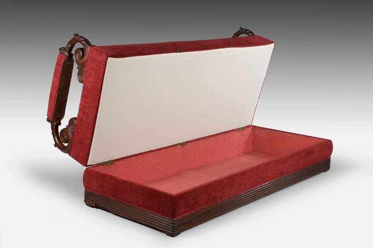 Banquette encadrée en acajou de la période Régence 2