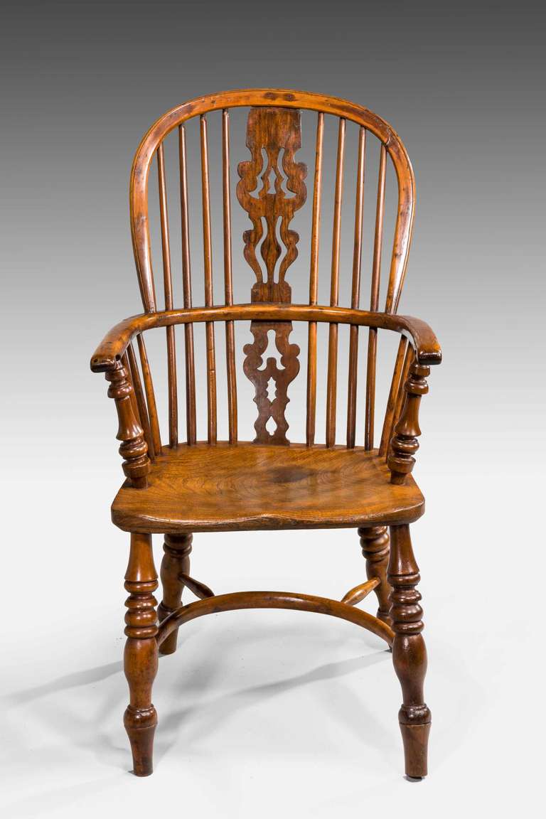 Early 19th Century Yew-Wood Windsor Armchair In Good Condition In Peterborough, Northamptonshire