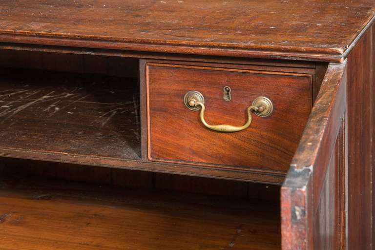 George III Period Mahogany Dwarf Press with Double Shelves and Drawer In Excellent Condition In Peterborough, Northamptonshire