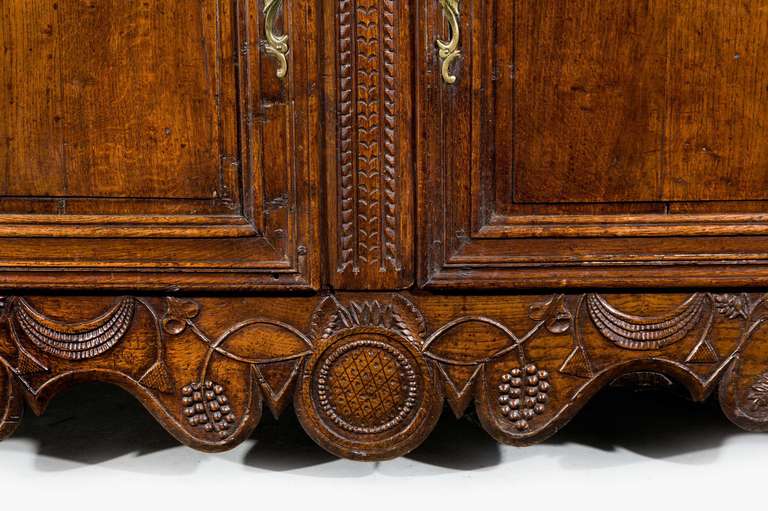18th Century and Earlier 18th Century Oak Buffet For Sale