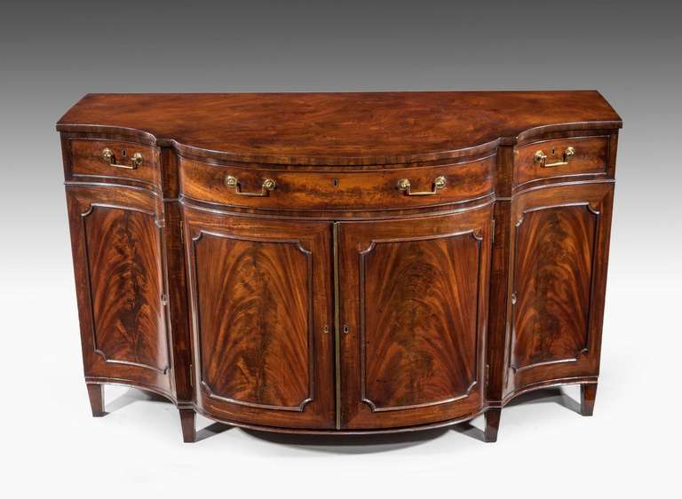 18th Century Serpentine Commode by Gillows of Lancaster