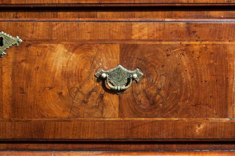 George II Period Walnut Chest of Drawers In Good Condition In Peterborough, Northamptonshire