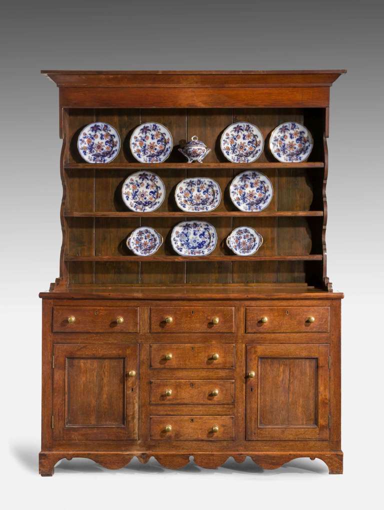 British 19th Century Oak Dresser and Rack