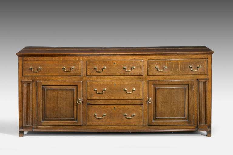 George III Period Oak Dresser and Rack In Good Condition In Peterborough, Northamptonshire