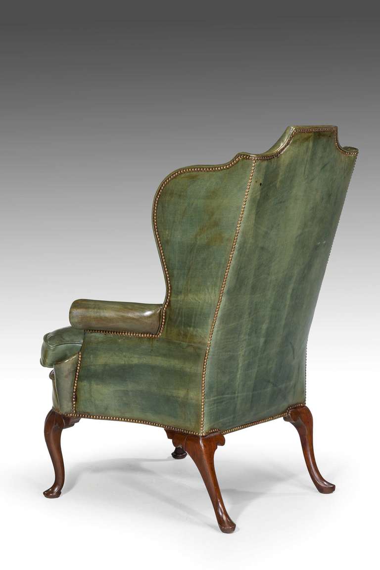 20ième siècle Chaise à oreilles de style George III