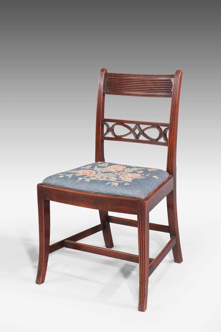  Eight George III period Dining Chairs with Pierced Splats In Good Condition In Peterborough, Northamptonshire