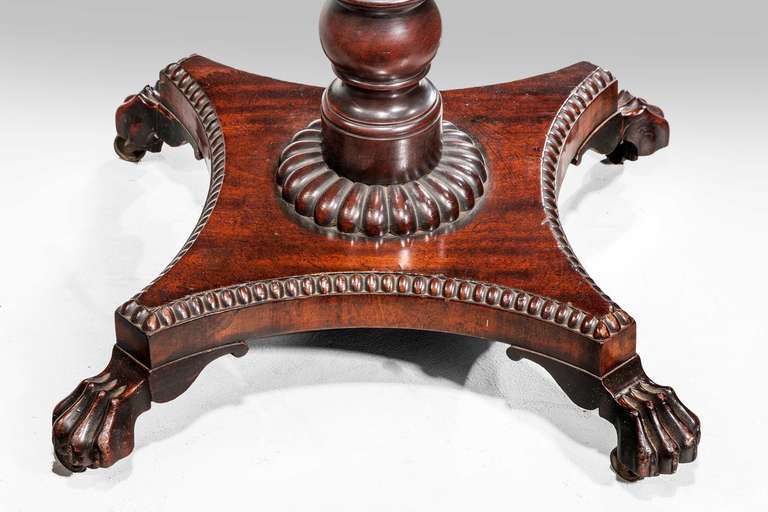 Britannique Table de lecture et d'écriture d'époque Régence