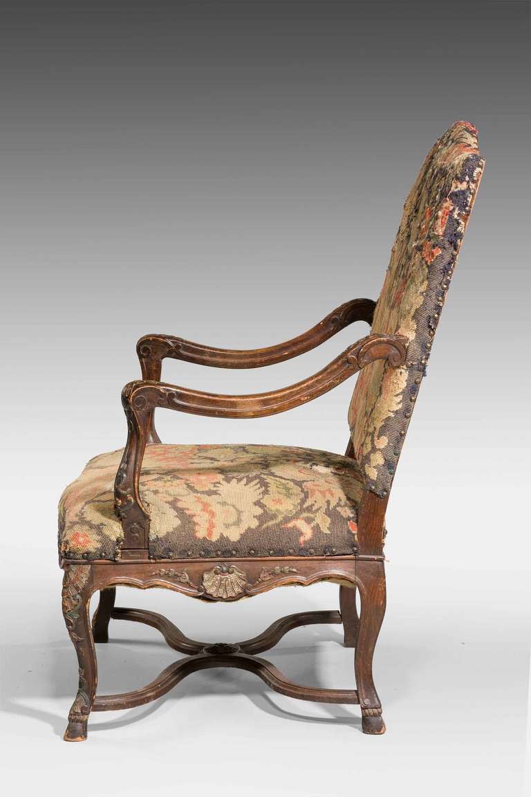 19th Century Walnut Armchair In Good Condition In Peterborough, Northamptonshire