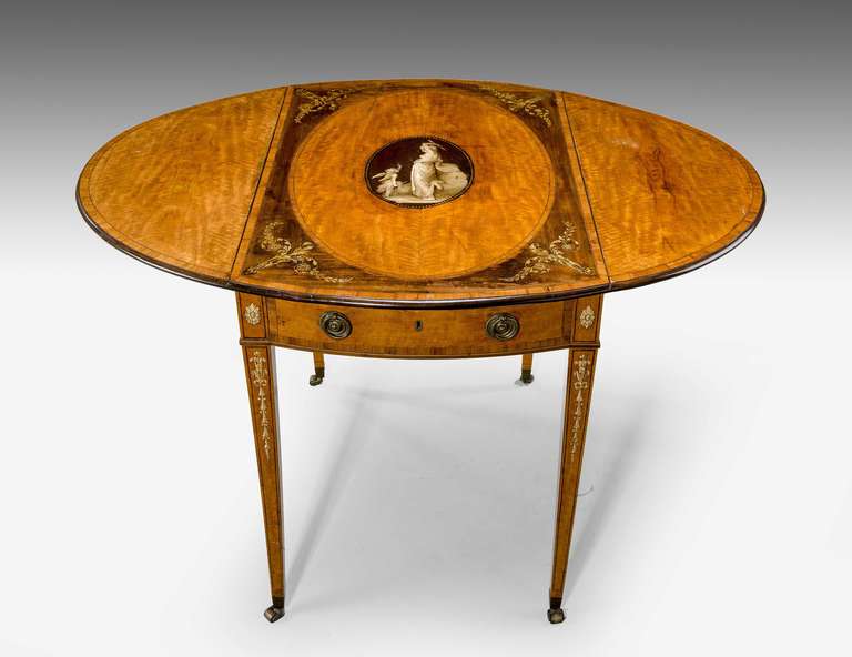 George III Period Satinwood Pembroke Table In Good Condition In Peterborough, Northamptonshire