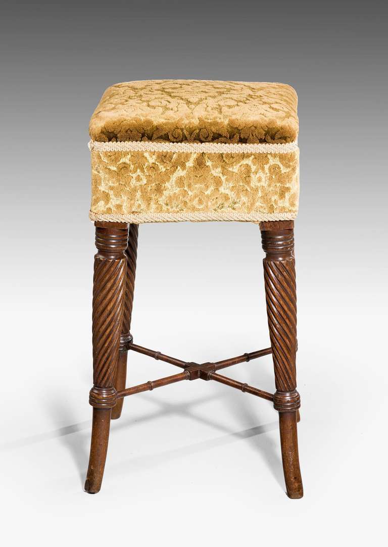 George III Period Mahogany Stool In Good Condition In Peterborough, Northamptonshire