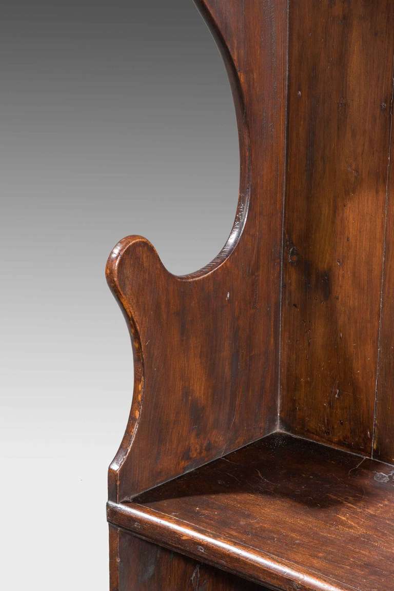 George III Period Stained Pine Settle In Good Condition In Peterborough, Northamptonshire