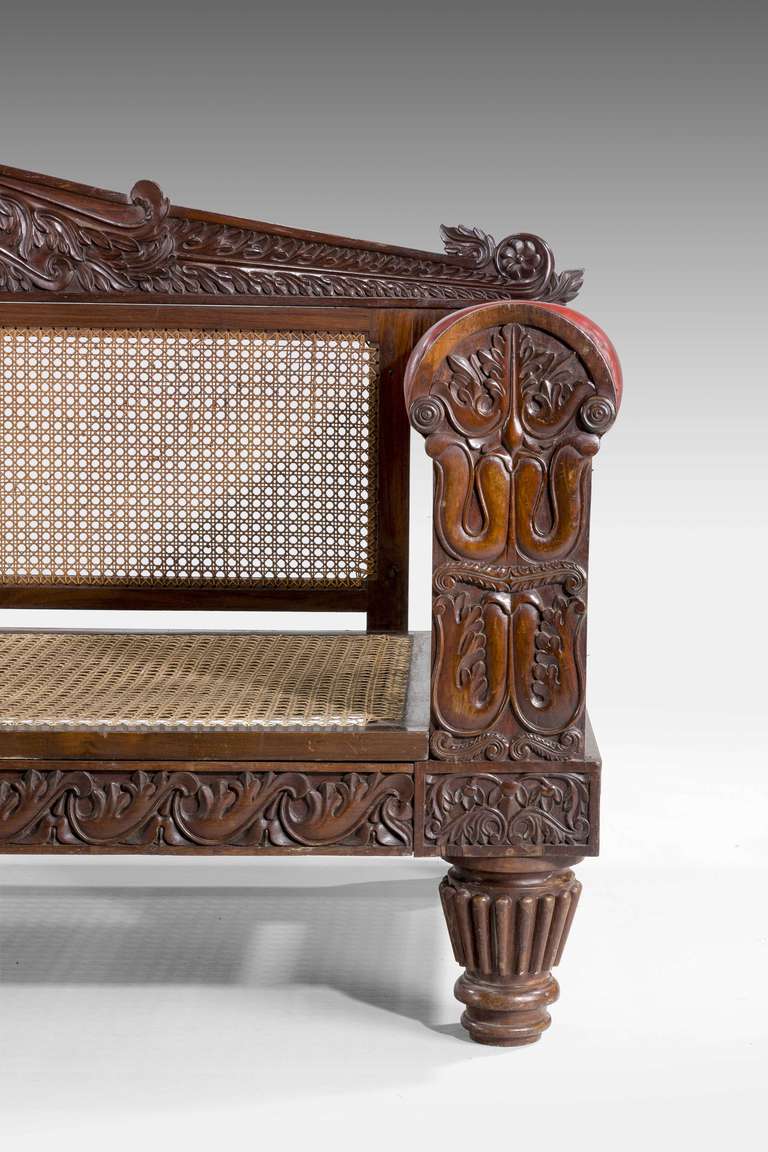 Indo-portugiesisches Sofa aus der Mitte des 19. im Angebot 1