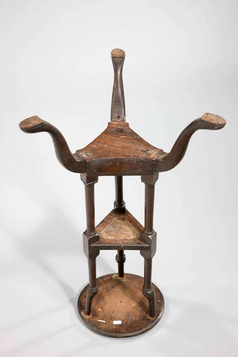 George III Period Oak Wig Stand In Good Condition In Peterborough, Northamptonshire