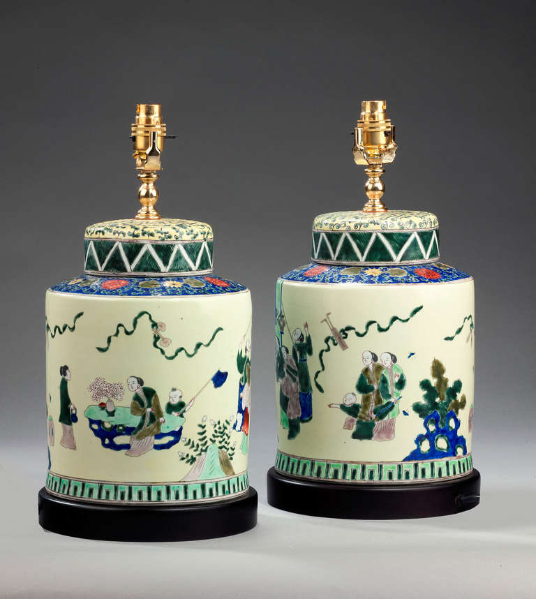 Pair of lamps with oriental figures within an enamel border. Modern.

Shades are not included in the price of our lamps. We do have a competitively priced range of shades for all of our lamps. Please ask for details with your inquiry or order.

RR.
