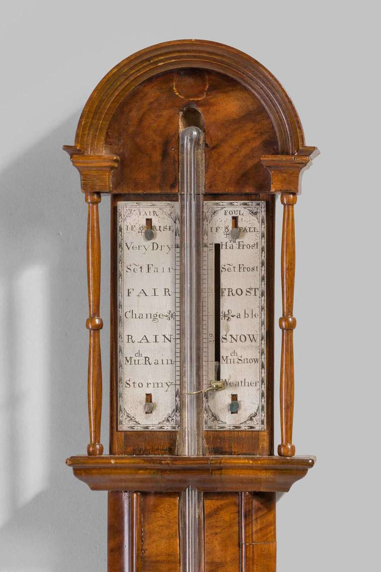 Early 18th Century Walnut Barometer In Good Condition In Peterborough, Northamptonshire