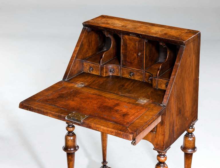Walnut Bureau of William and Mary Design In Good Condition In Peterborough, Northamptonshire