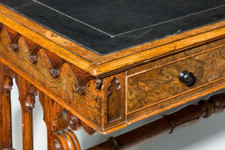British 19th Century Oak Library Table In the Manner of Gillows