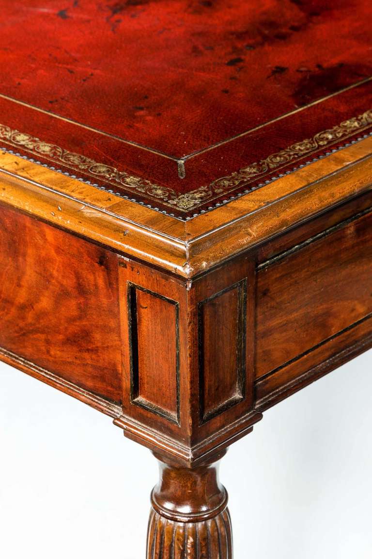 Early 19th Century Six-Drawer Writing Table by Gillows In Good Condition In Peterborough, Northamptonshire