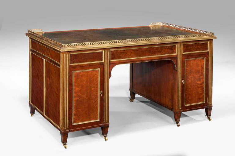 19th Century Gillows Pedestal Desk In Good Condition For Sale In Peterborough, Northamptonshire