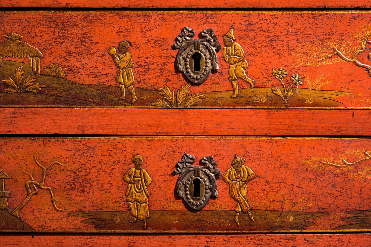 Mid-18th Century Red Lacquered Chest 3