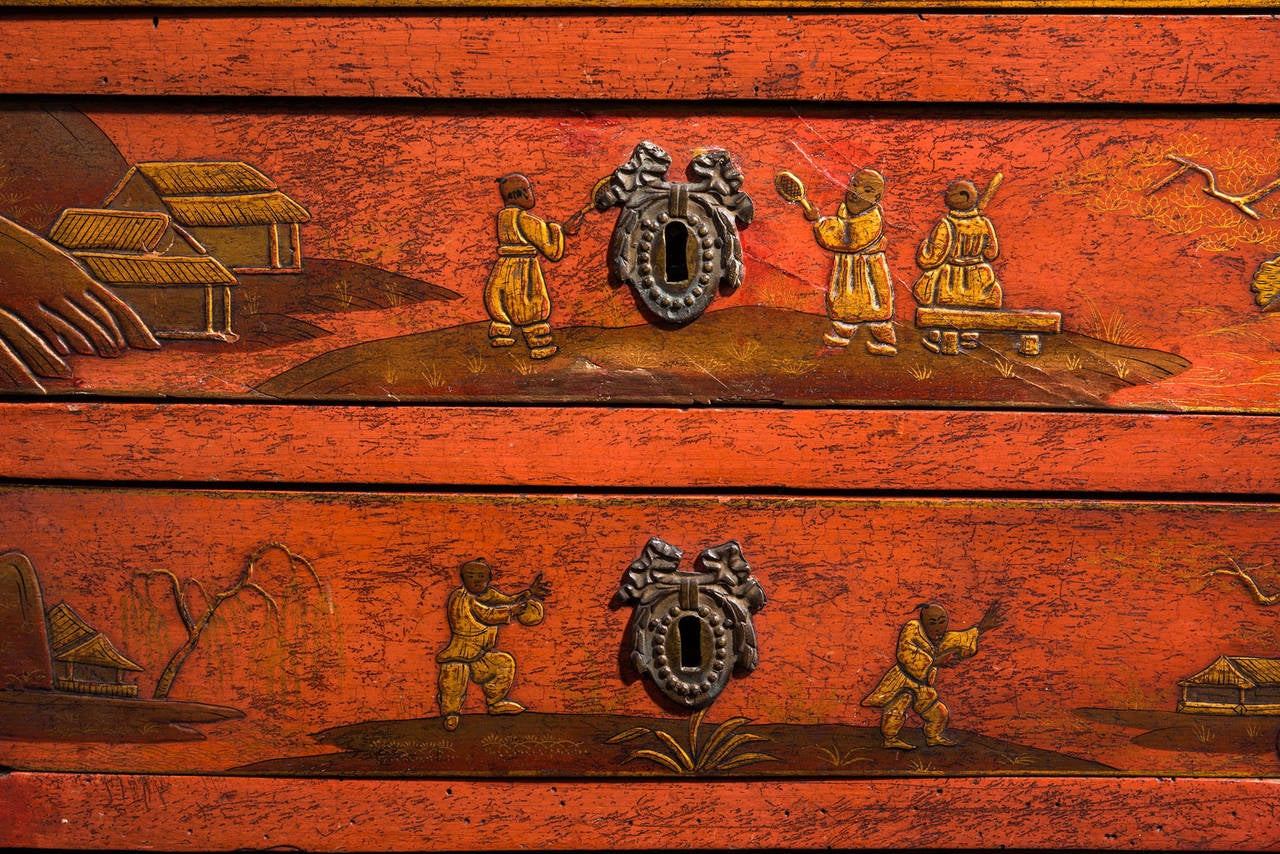Mid-18th Century Red Lacquered Chest 4