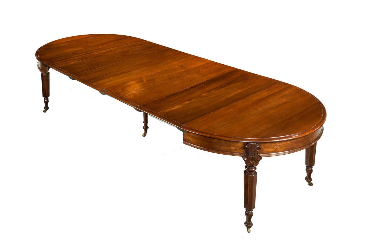 Mid-19th Century Extending Circular Dining Table In Good Condition In Peterborough, Northamptonshire