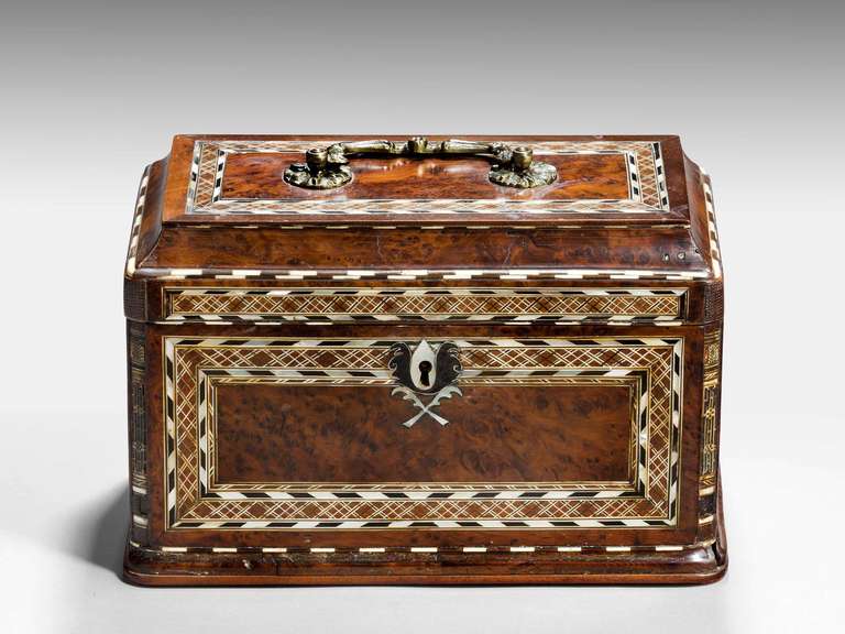 Early 19th Century Burr Yew Wood Tea Caddy In Good Condition In Peterborough, Northamptonshire