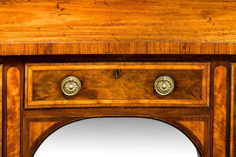 Sheraton Period Mahogany Sideboard In Good Condition In Peterborough, Northamptonshire