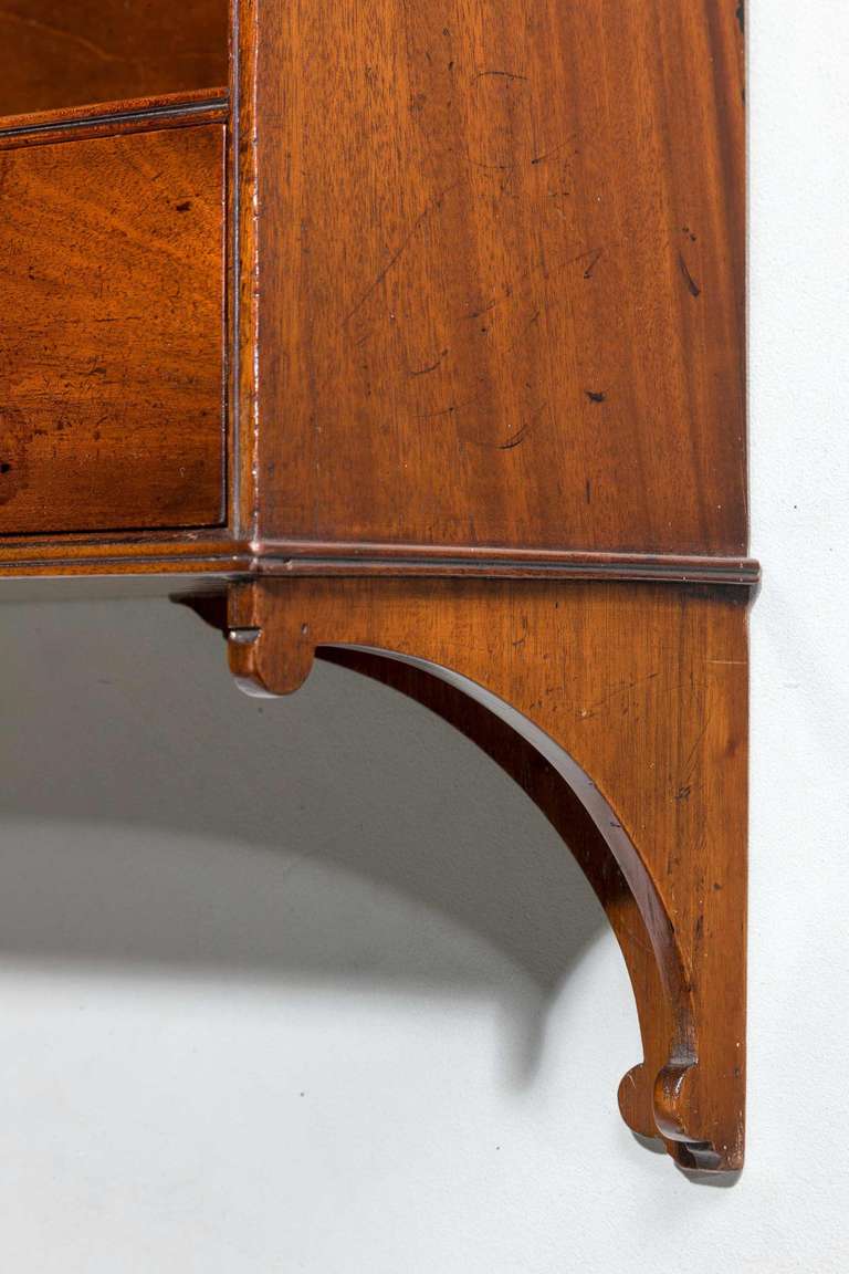 George Ill Period Pale Mahogany Hanging Shelves In Good Condition In Peterborough, Northamptonshire