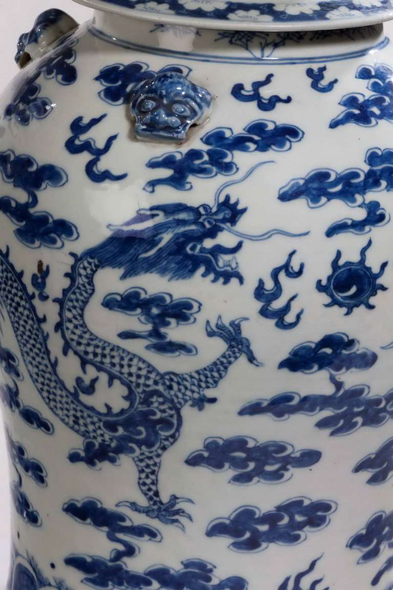 Pair of Mid-19th Century Chinese Porcelain Lidded Vases In Good Condition In Peterborough, Northamptonshire