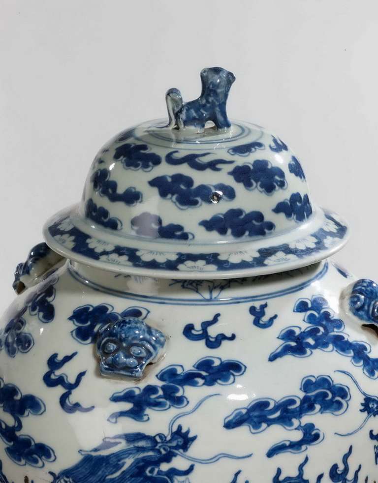 Pair of Mid-19th Century Chinese Porcelain Lidded Vases 3