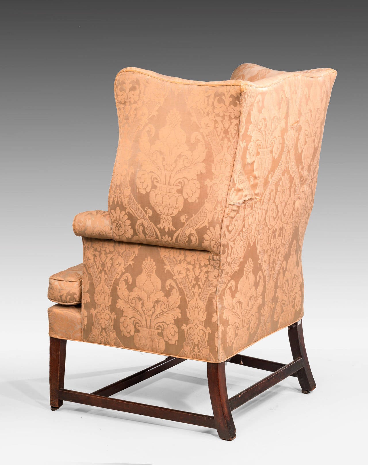 Chaise à oreilles en acajou de la période Chippendale Bon état à Peterborough, Northamptonshire