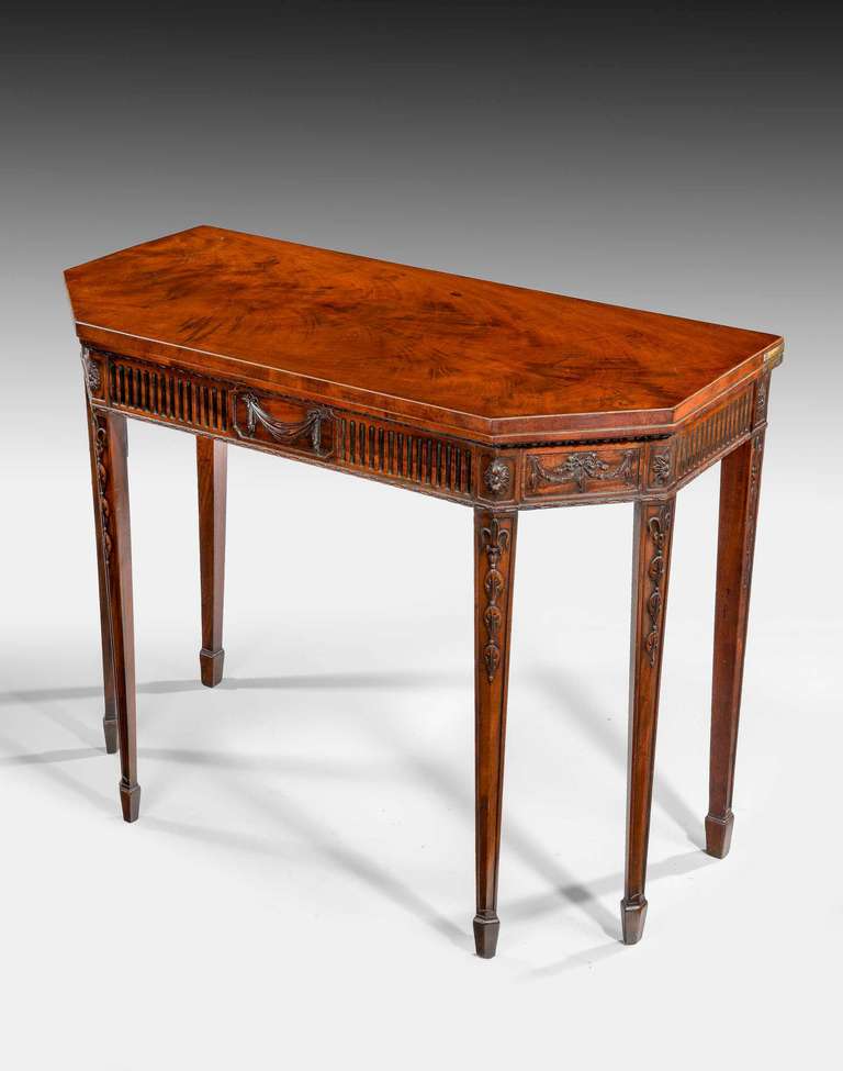George III period Mahogany Card Table In Excellent Condition In Peterborough, Northamptonshire