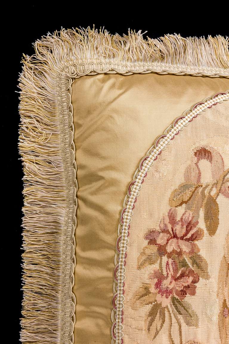 Mid 18th Century Silk and Wool Cushion. A Young Lady in Repose In Excellent Condition In Peterborough, Northamptonshire