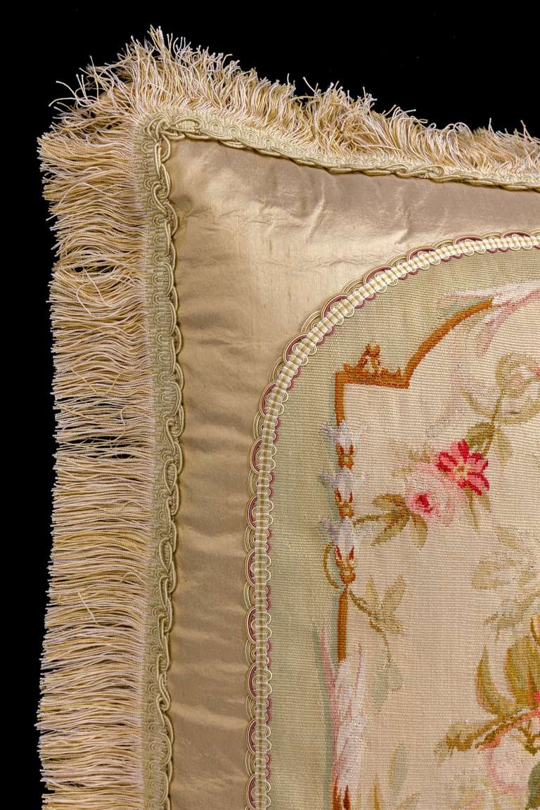 Cushion: 18th Century, Wool. A Bouquet of Flowers  In Excellent Condition In Peterborough, Northamptonshire