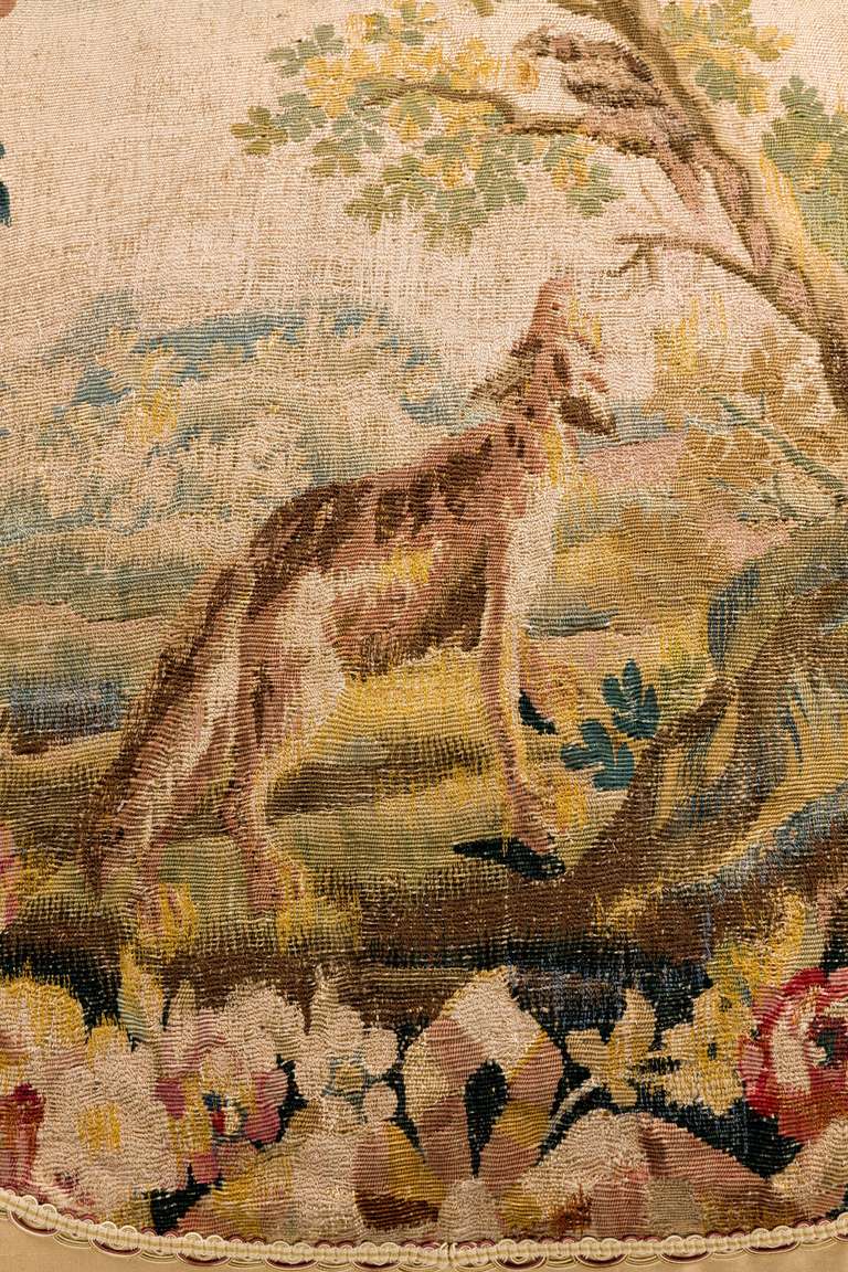 Cushion: Mid-18th Century, Wool. A Hound Stalking a Bird In Good Condition In Peterborough, Northamptonshire